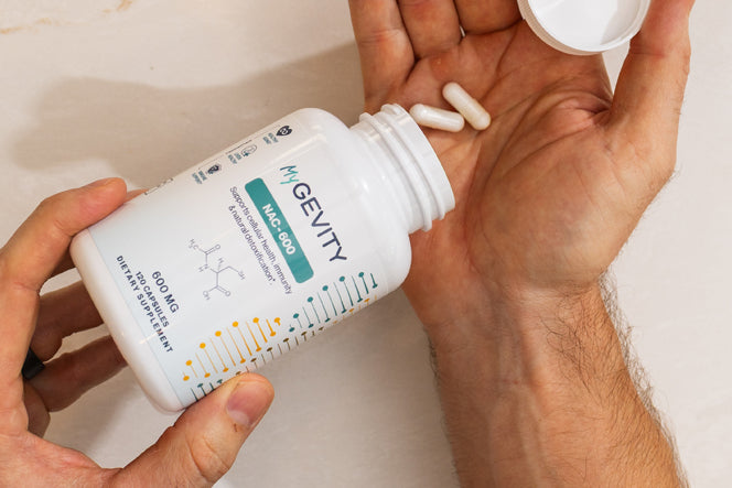 Man taking clean NAC-600 supplements